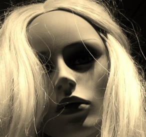Blonde mannequin - no attribution rqd
