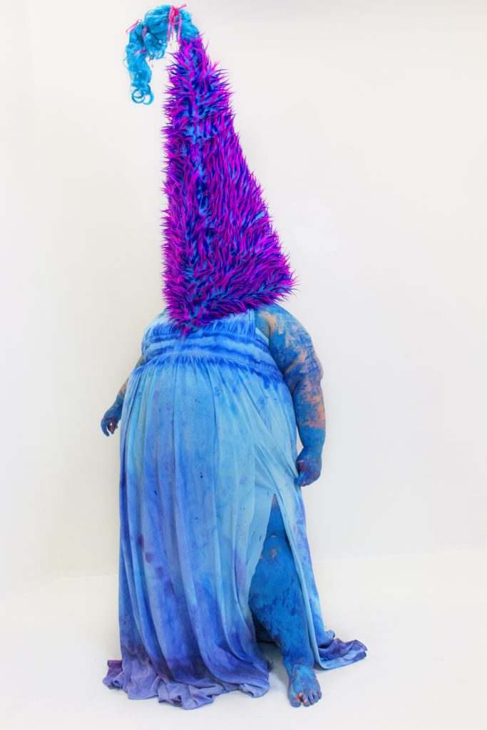 Kaitlyn Hunter: “I’ll Show You A Gorgon,” performative sculpture, photo by Lindsay Jordan, 2015.